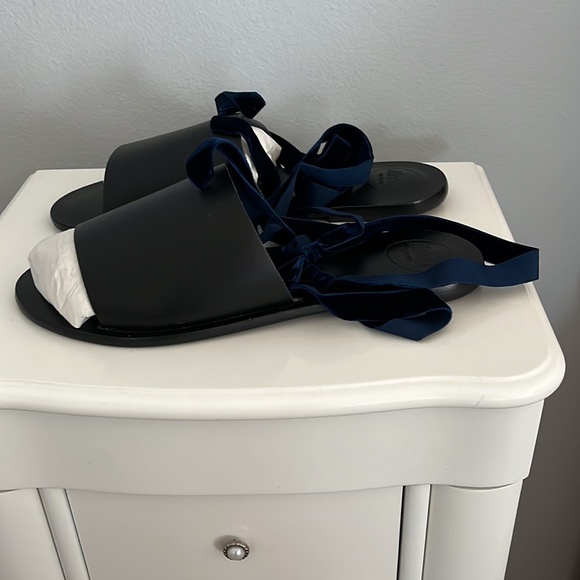 Sandals - Picture 2 of 5